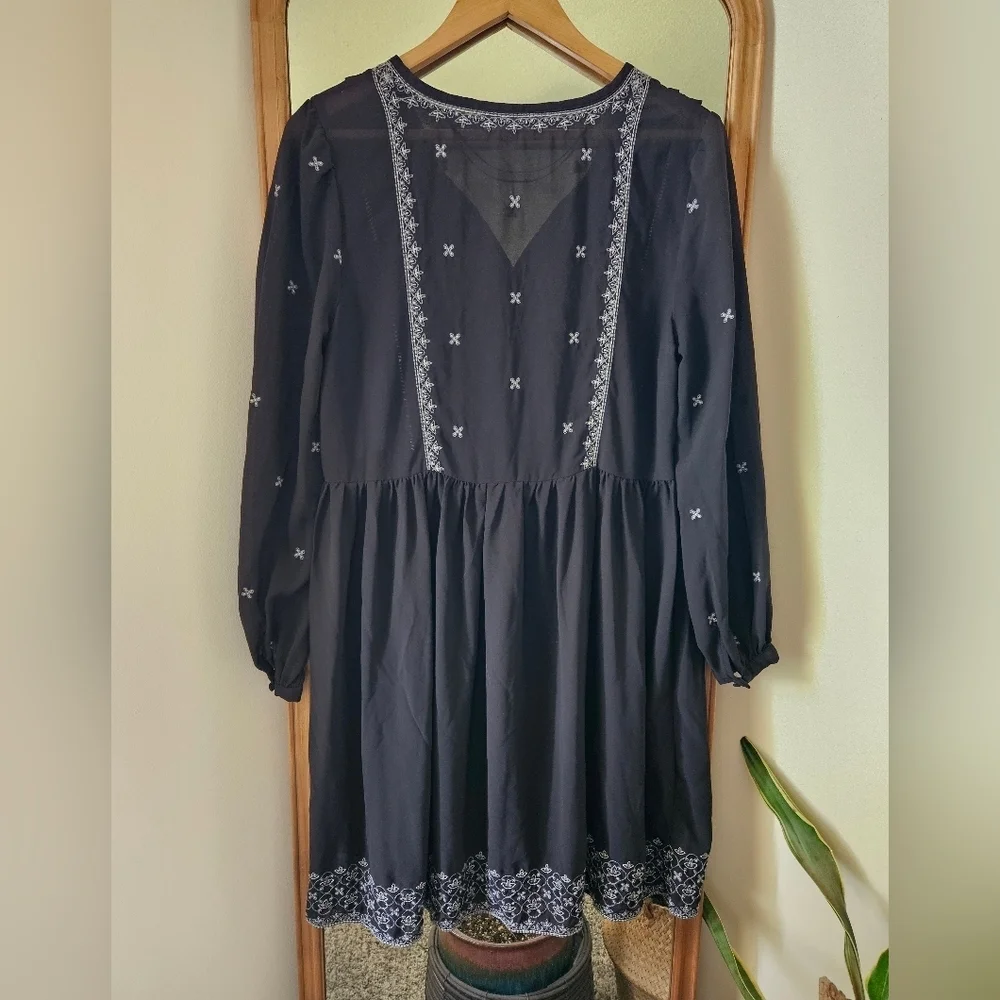 Time & Tru Sheer Tunic - Size M - Picture 4 of 7